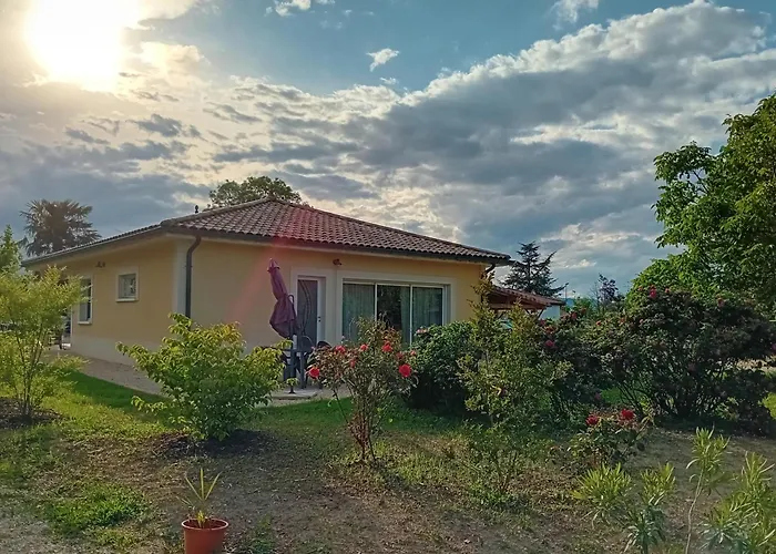 Gite L'Entraxe Tres Lumineux Au Coeur De Saint Didier